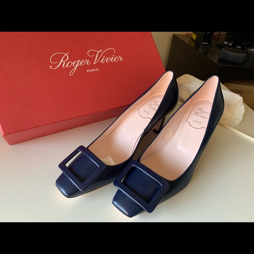 Roger Vivier- Trompette Leather Pumps Navy
